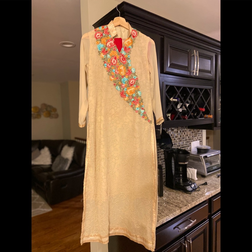 Pakistani suit